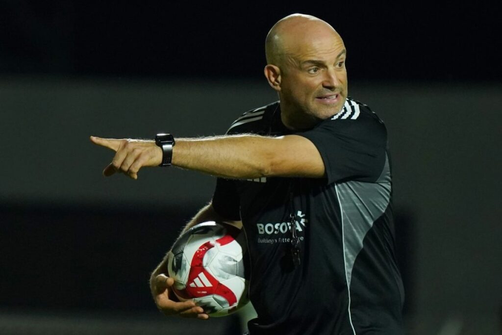 Uston Nawawi Nilai Bernardo Tavares Tepat Tangani Persebaya di Sisa Musim