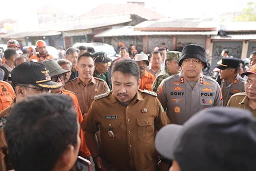 Pastikan Pengungsi Aman, Bupati Subang Turun Langsung ke Posko Banjir Pamanukan