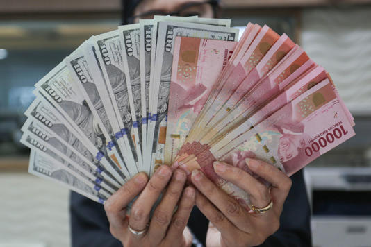 Indonesian Rupiah Slides Toward 17,000 per U.S. Dollar as Policy Credibility and Global Risks Weigh on Markets