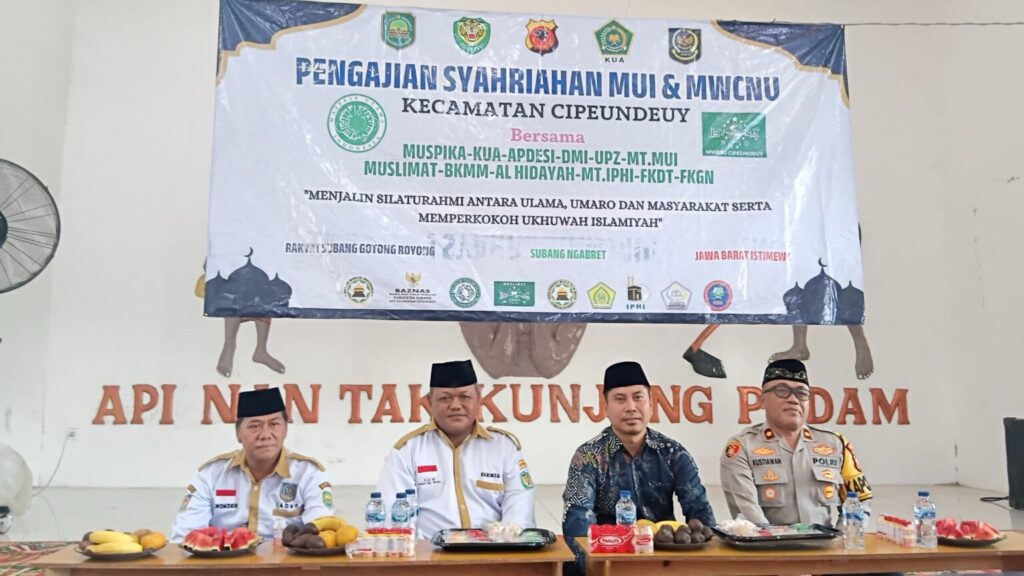 Perkuat Sinergi Polri dan Ulama, Kapolsek Cipeundeuy Hadiri Pengajian Syahariahan Tingkat Kecamatan