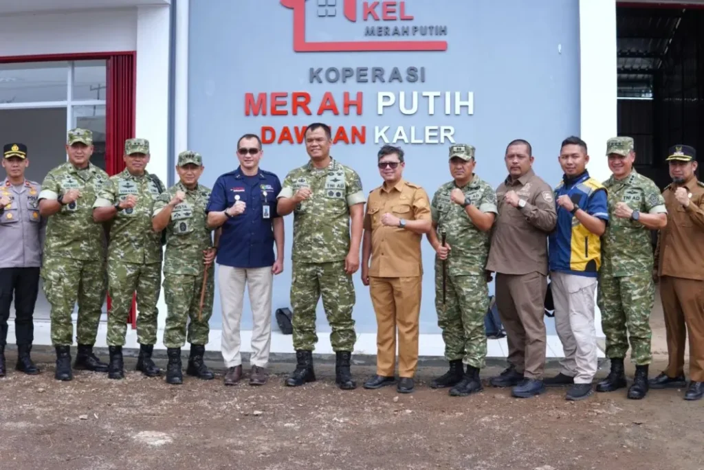 Wakil Panglima TNI Tinjau Koperasi Merah Putih di Subang, Dorong Kolaborasi dengan UMKM Lokal