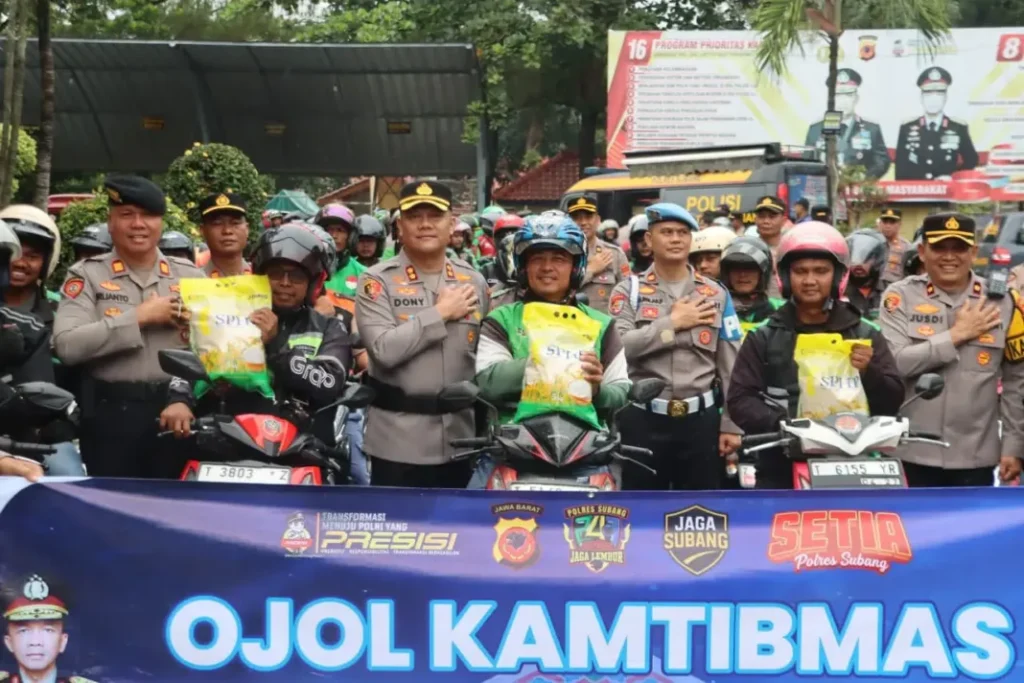 Ribuan Ojol Ikuti Apel Kamtibmas Polres Subang di Tengah Hujan
