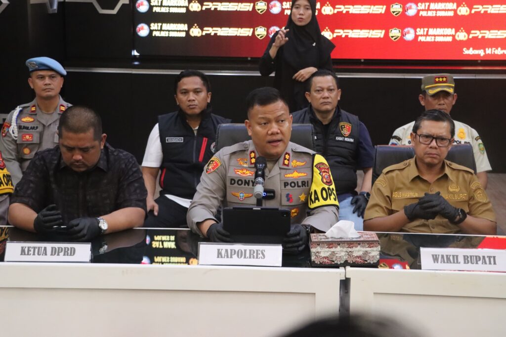 Polres Subang Ungkap Peredaran Miras Oplosan Maut, Dua Tersangka Terancam 15 Tahun Penjara