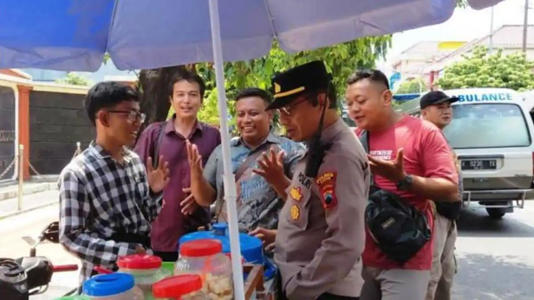 Jualan Rp5.000, Diminta “Damai” Rp30 Juta — Kisah Pedagang Es di Kudus yang Viral