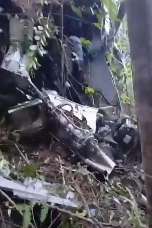 Helikopter Jatuh di Kalbar, 8 Orang Tewas — Medan Terjal Hambat Evakuasi
