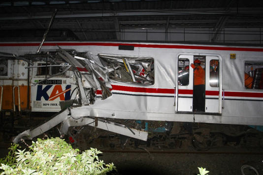 Prabowo Tinjau Korban Kecelakaan Kereta di Bekasi: Investigasi Dipercepat, Rp4 Triliun Disiapkan