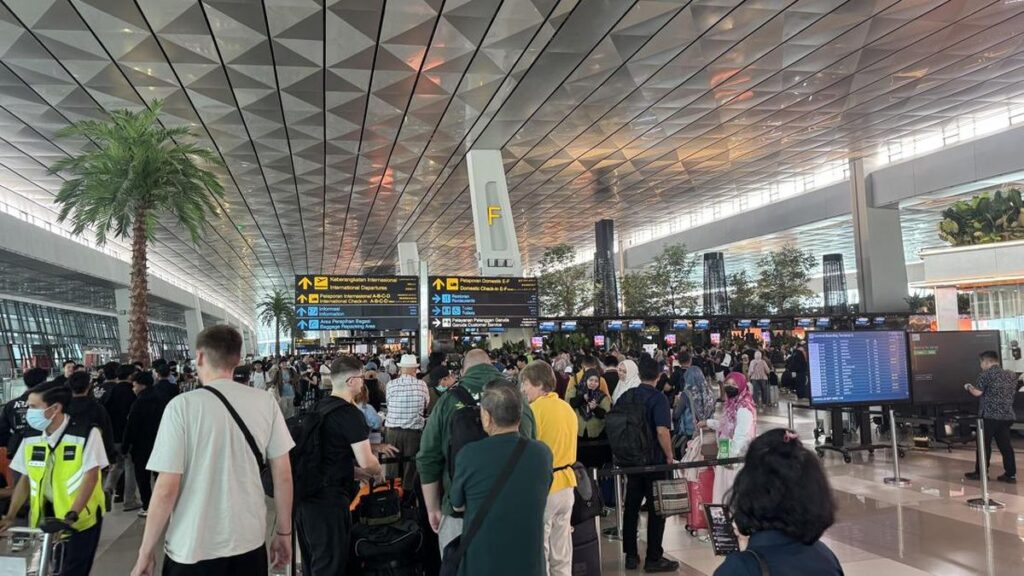 8 Bandara Ditutup Imbas Abu Anak Krakatau, 170 Ribu Penumpang Terdampak